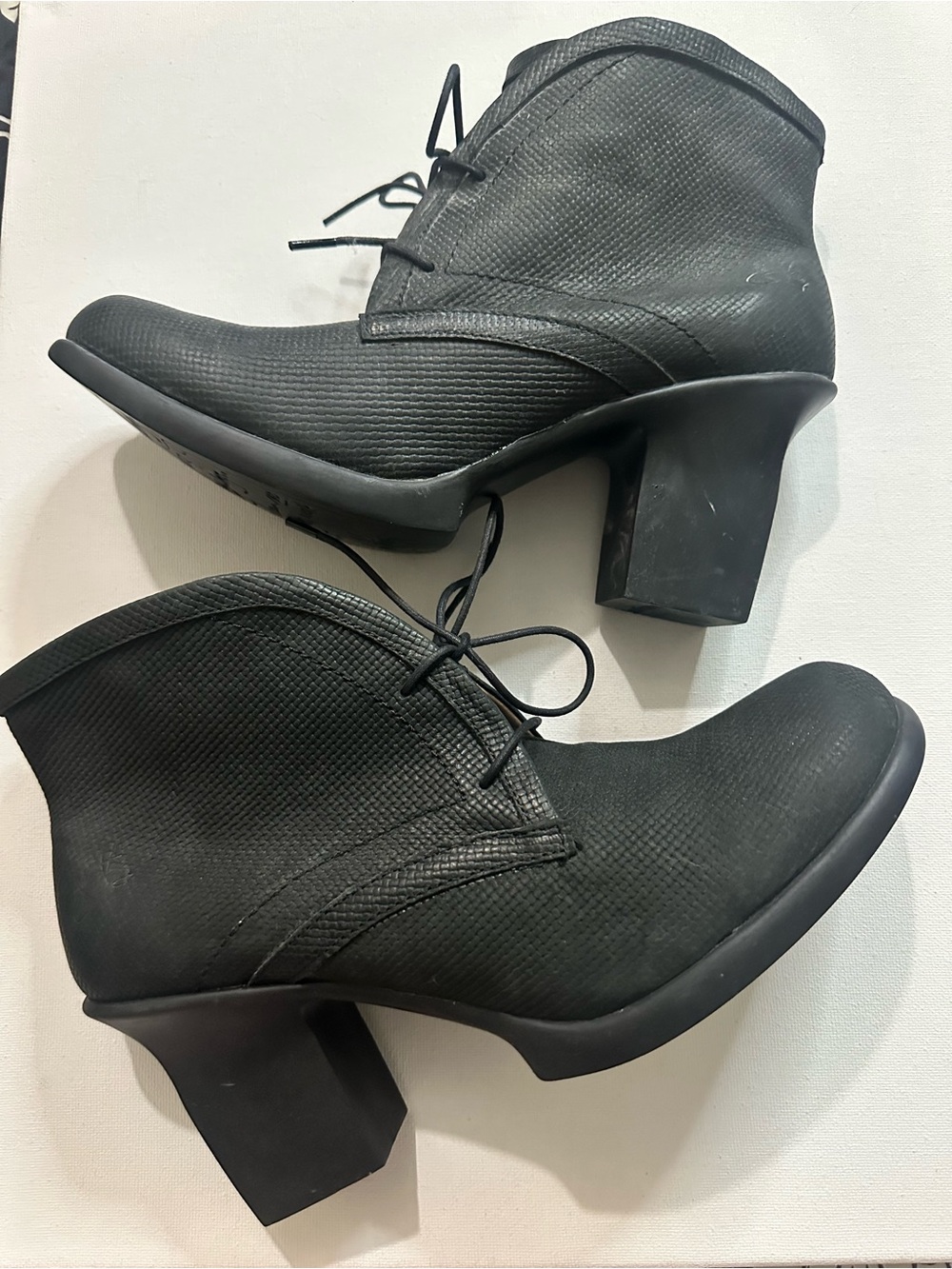 John Fluevog Black Perfect Splendid Lace-Up Textured Ankle Boots Women’s Sz 11 - Picture 6 of 12